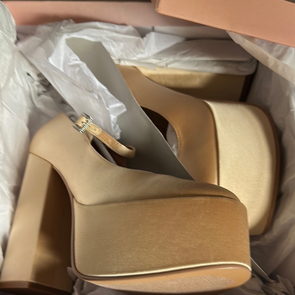 Women's Champagne Satin Heels Size 8.5